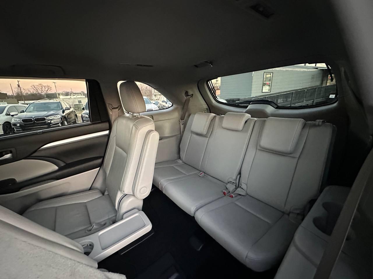 Toyota Highlander XLE FWD V6 2016