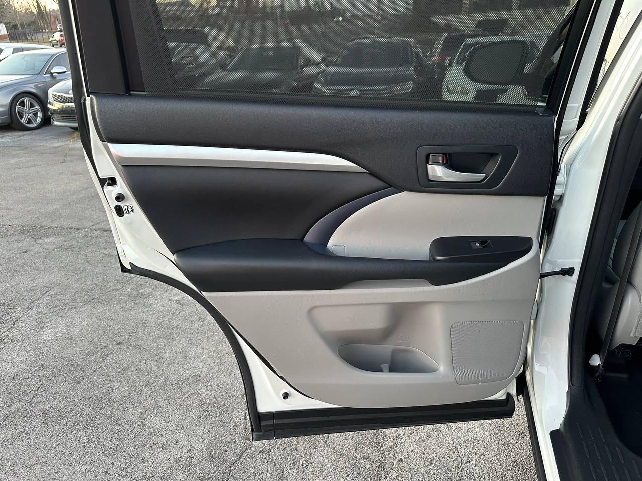 Toyota Highlander XLE FWD V6 2016