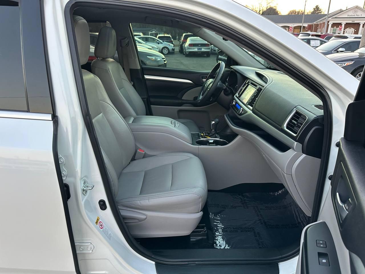 Toyota Highlander XLE FWD V6 2016