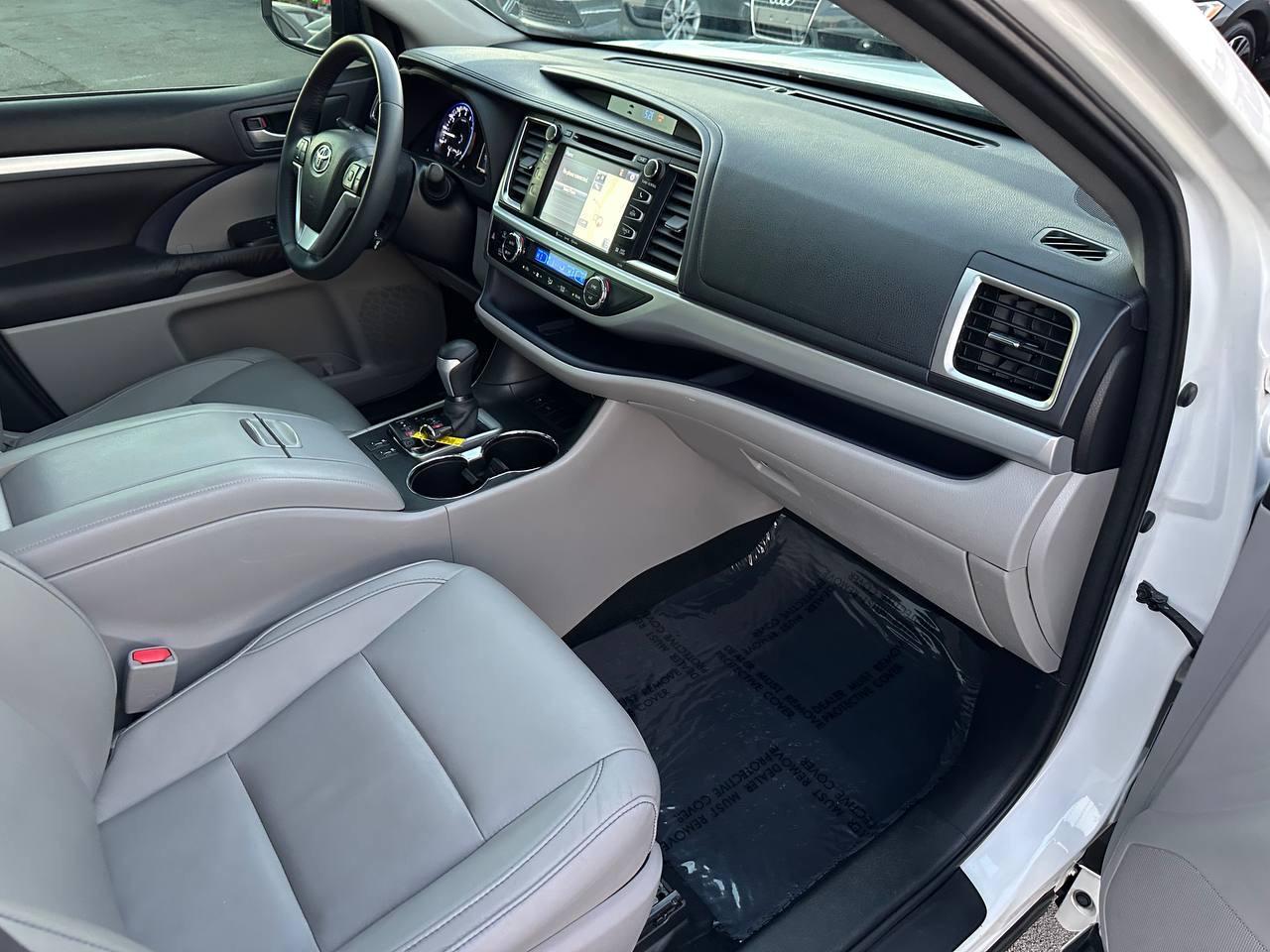 Toyota Highlander XLE FWD V6 2016