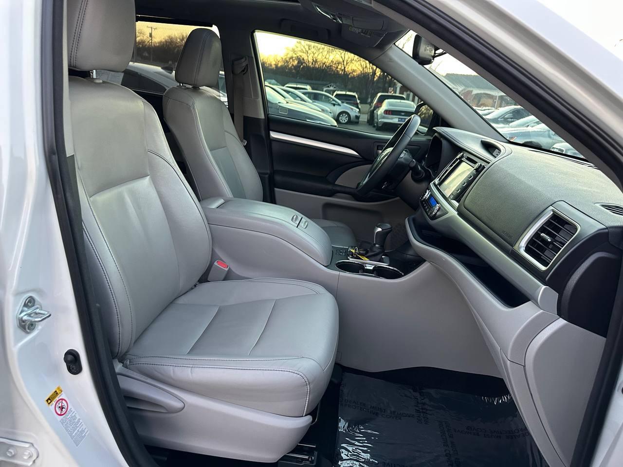 Toyota Highlander XLE FWD V6 2016