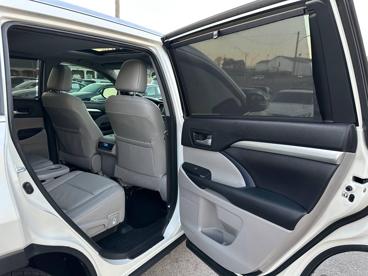 Toyota Highlander XLE FWD V6 2016