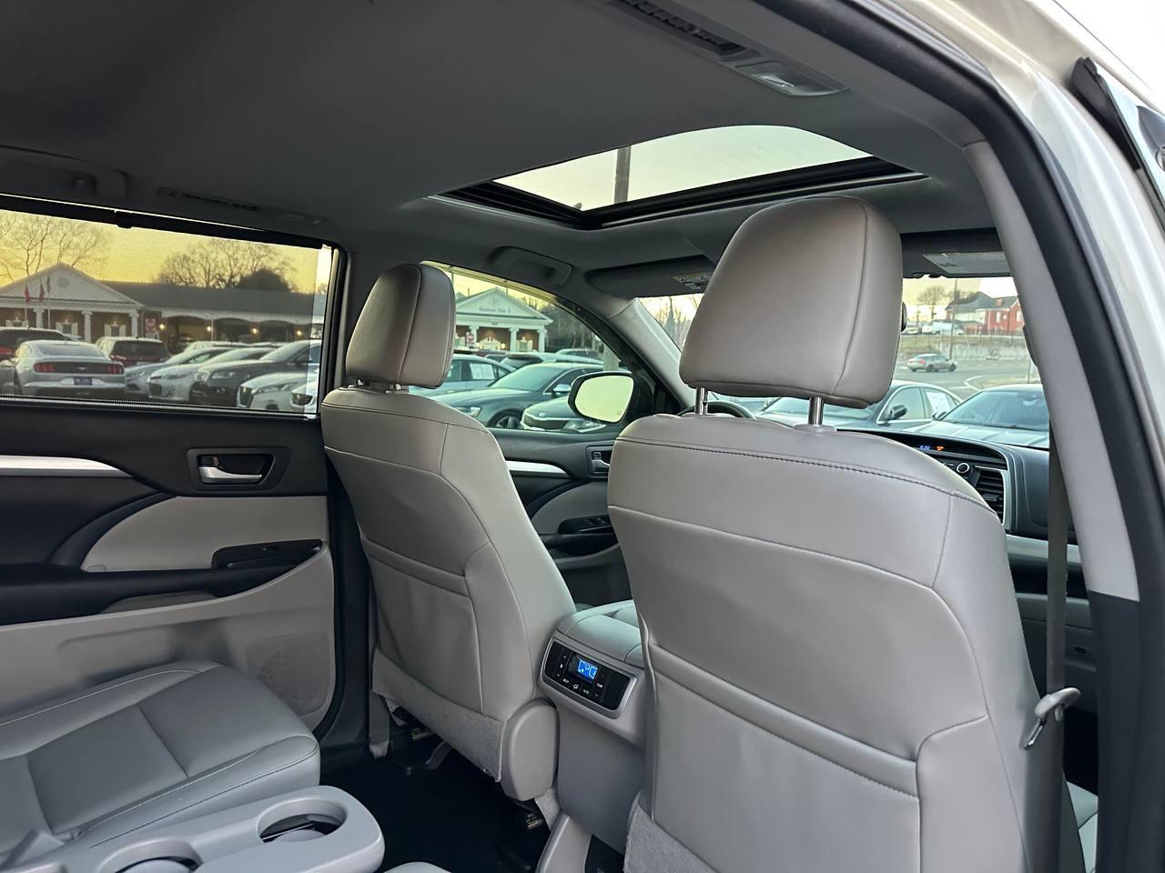 Toyota Highlander XLE FWD V6 2016