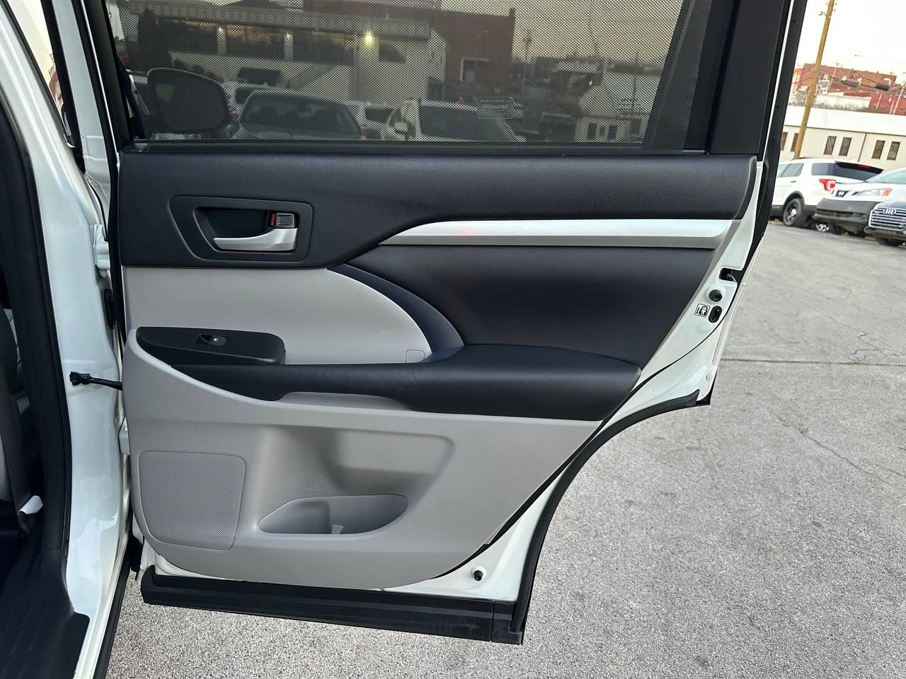 Toyota Highlander XLE FWD V6 2016