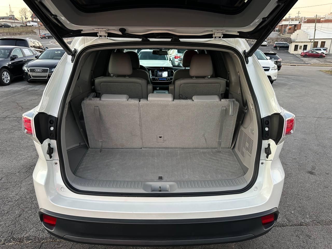 Toyota Highlander XLE FWD V6 2016