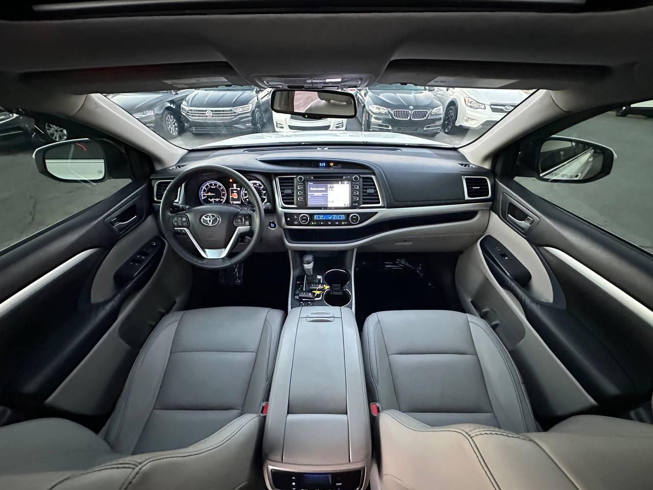 Toyota Highlander XLE FWD V6 2016