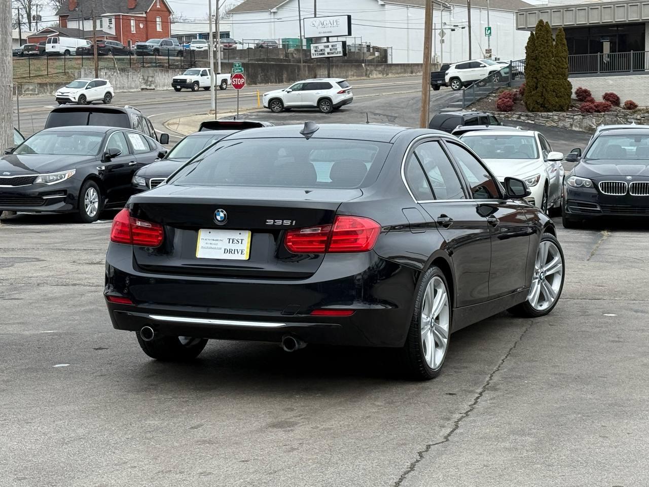 BMW 3-Series 335i Sedan 2012