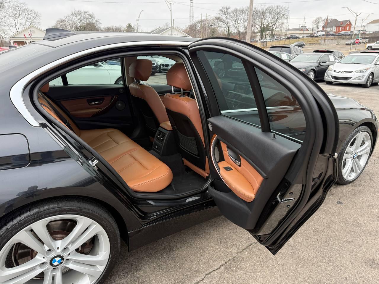 BMW 3-Series 335i Sedan 2012