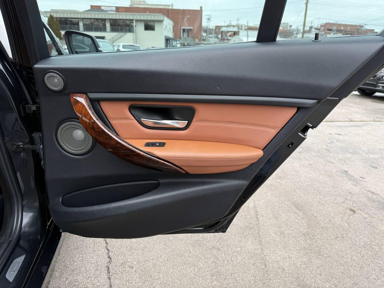 BMW 3-Series 335i Sedan 2012