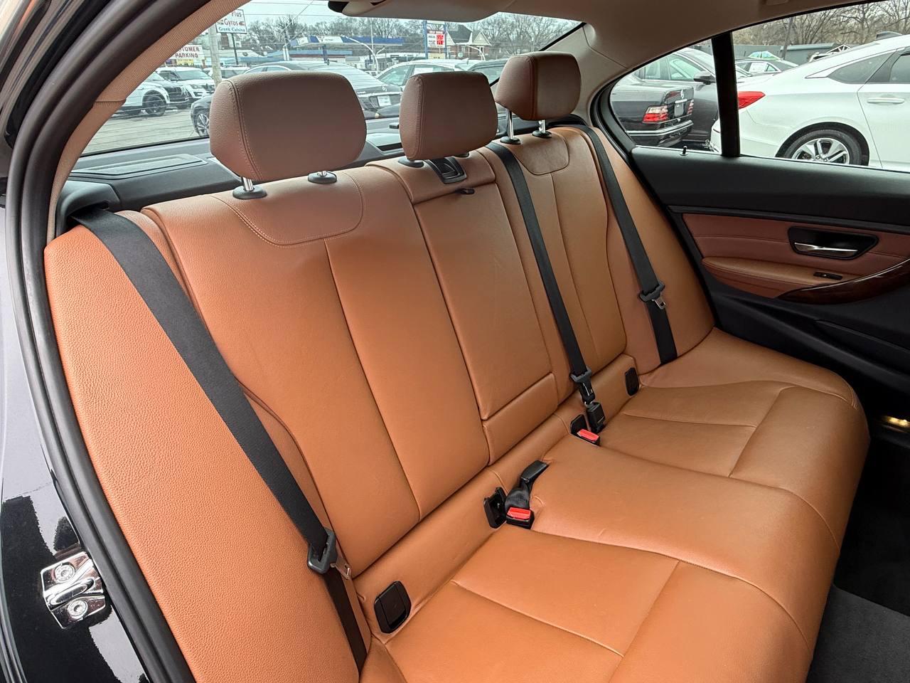 BMW 3-Series 335i Sedan 2012