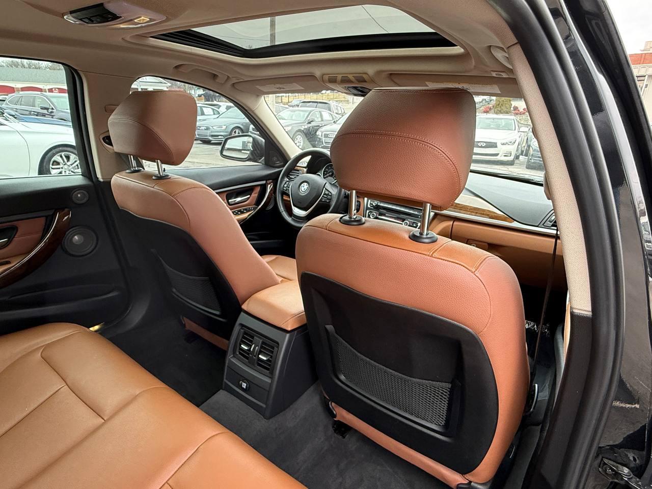 BMW 3-Series 335i Sedan 2012