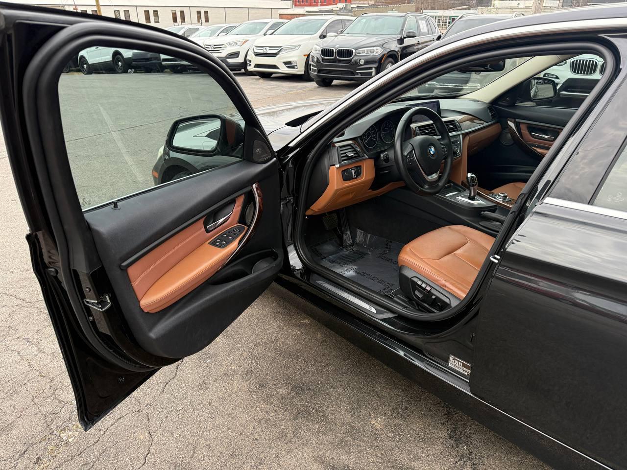 BMW 3-Series 335i Sedan 2012