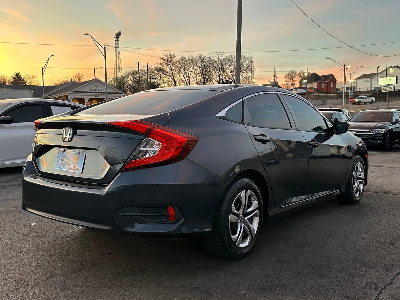 Honda Civic LX Sedan CVT 2016