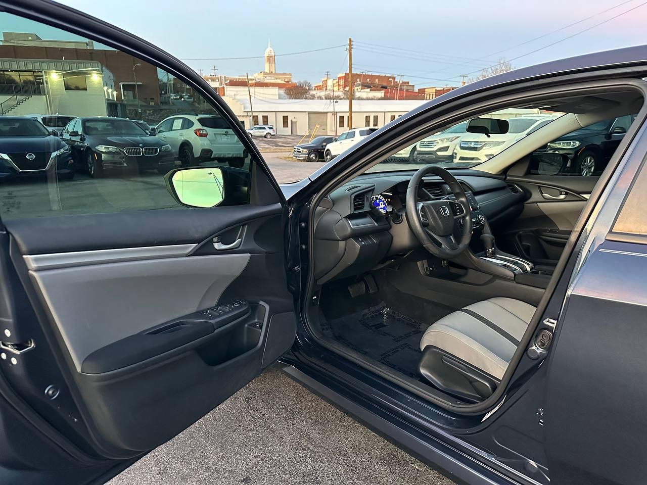 Honda Civic LX Sedan CVT 2016