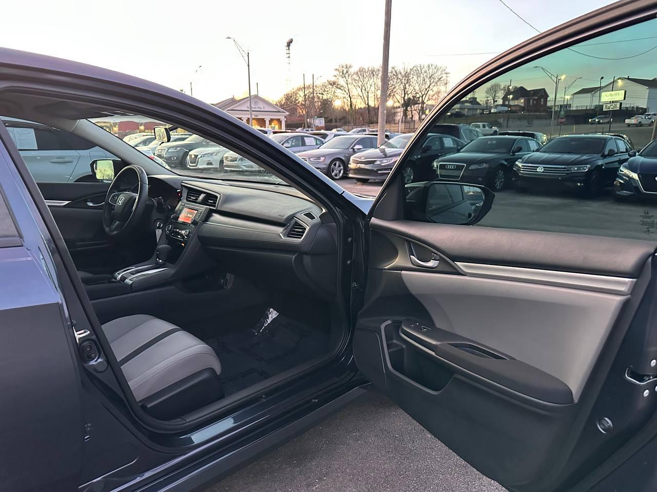 Honda Civic LX Sedan CVT 2016