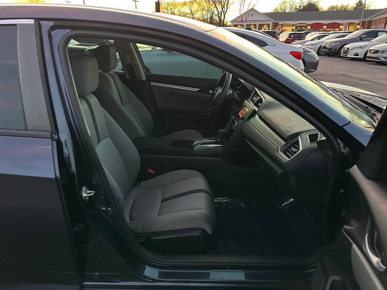 Honda Civic LX Sedan CVT 2016