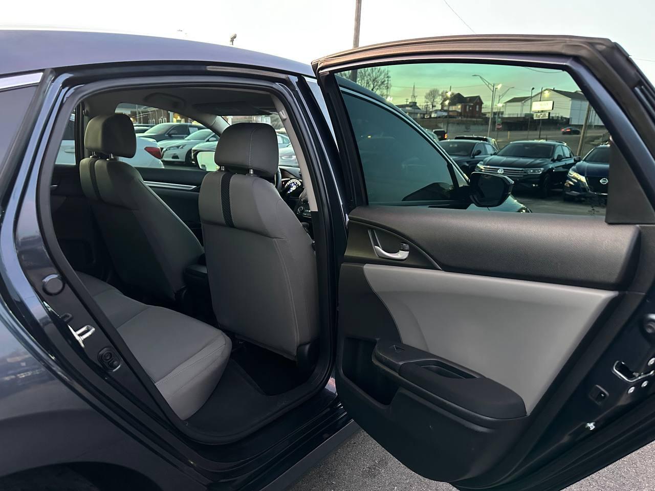 Honda Civic LX Sedan CVT 2016