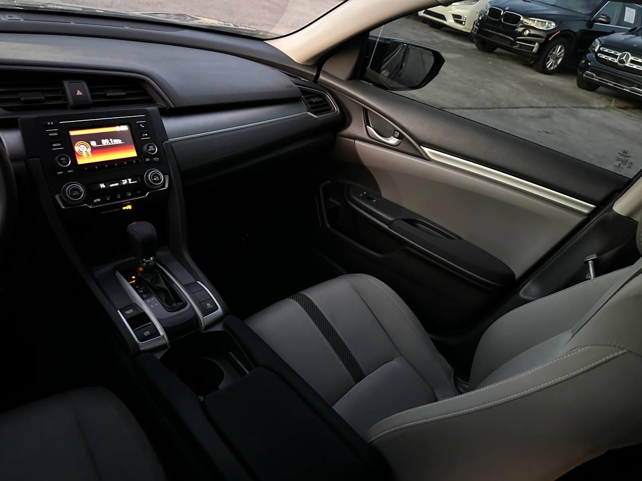 Honda Civic LX Sedan CVT 2016