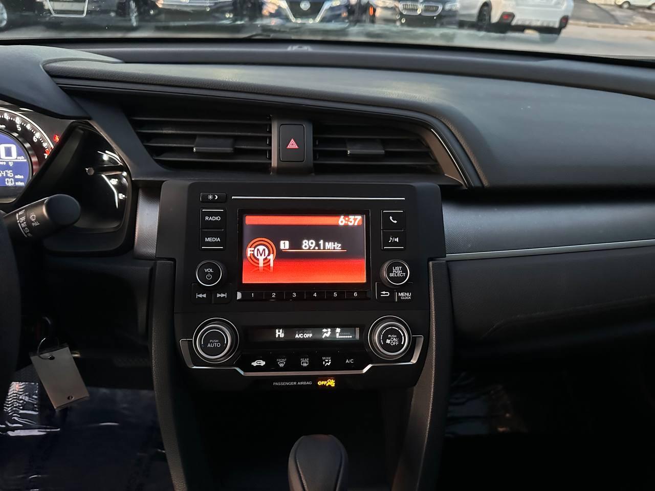 Honda Civic LX Sedan CVT 2016