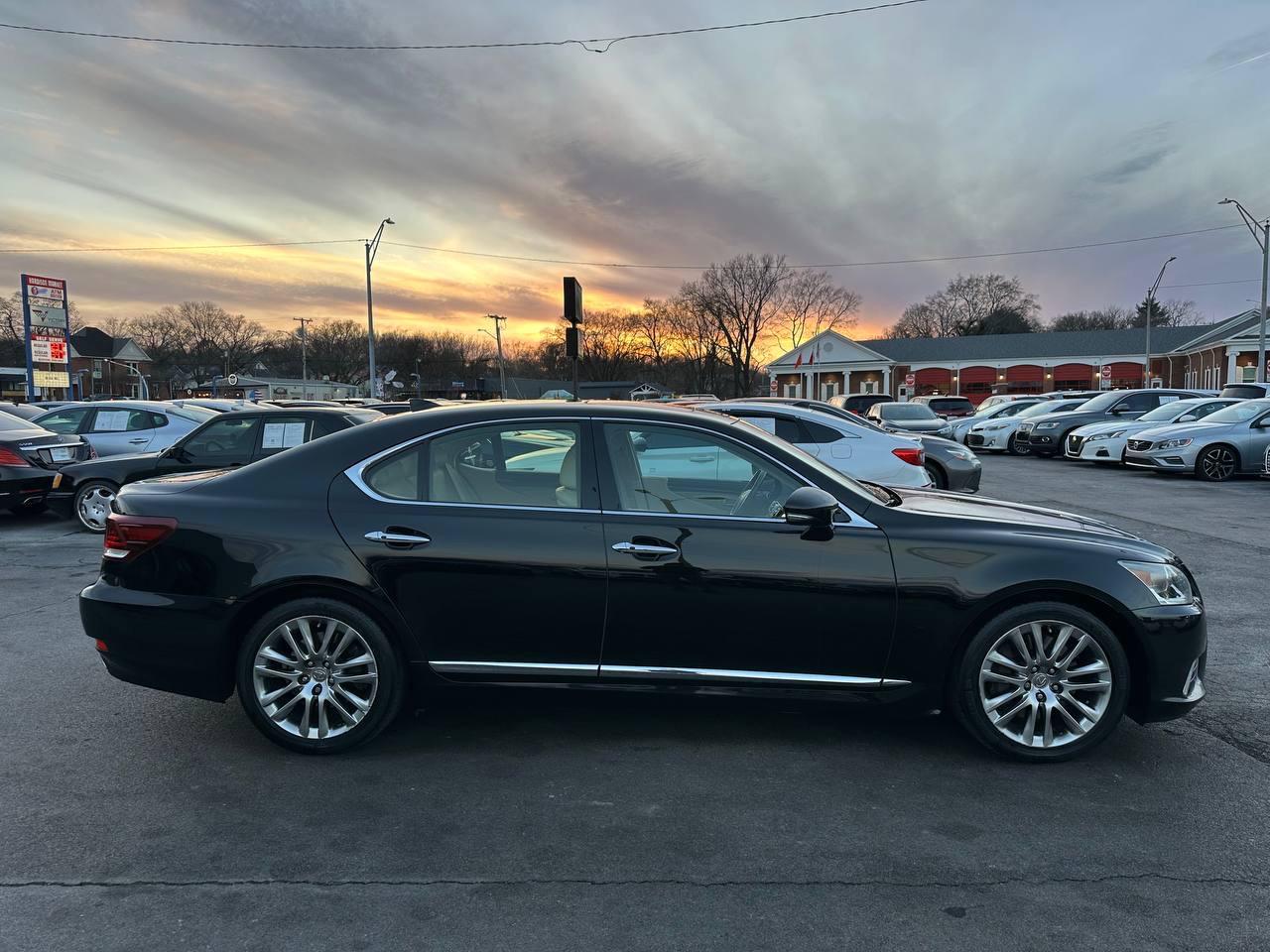Lexus LS 460 Luxury Sedan AWD 2014