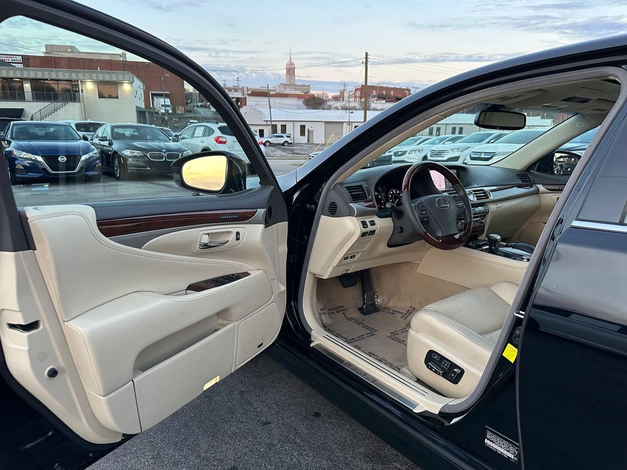 Lexus LS 460 Luxury Sedan AWD 2014