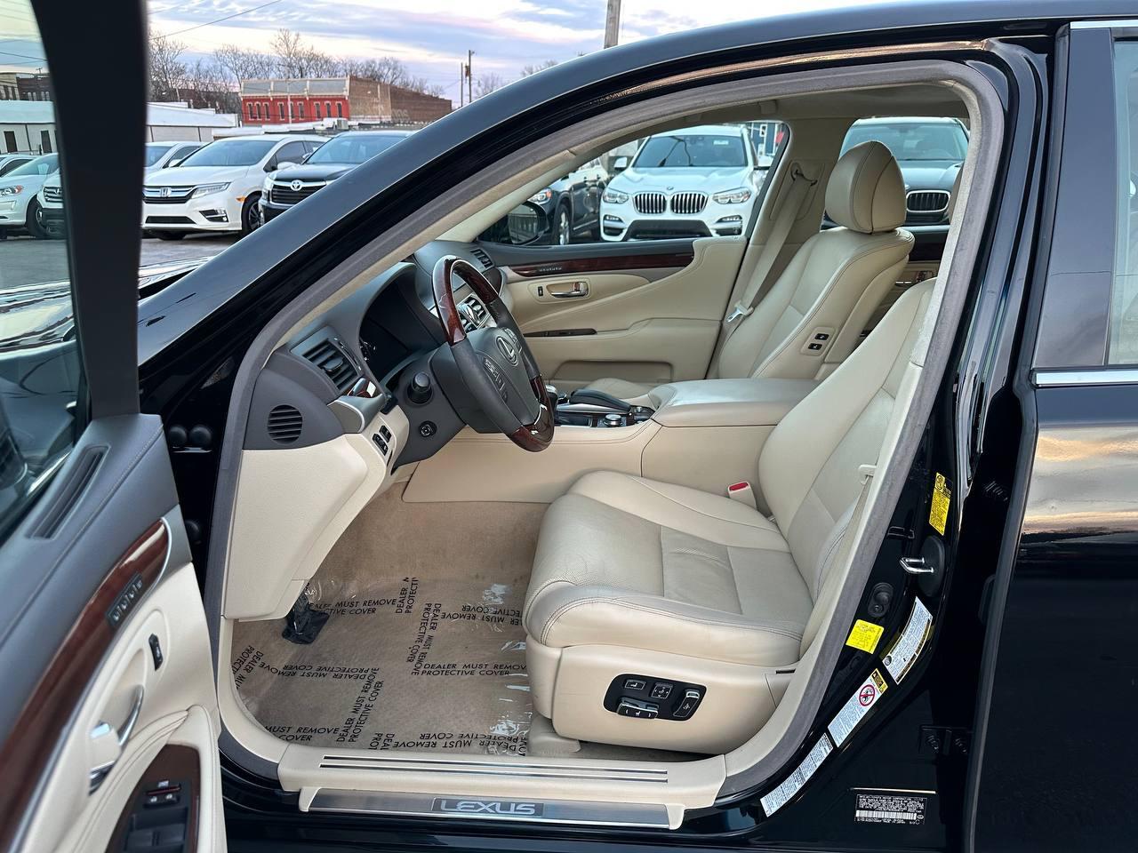 Lexus LS 460 Luxury Sedan AWD 2014