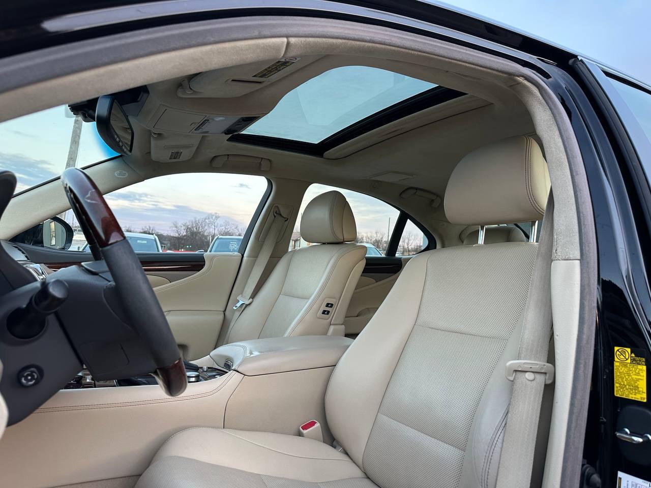 Lexus LS 460 Luxury Sedan AWD 2014