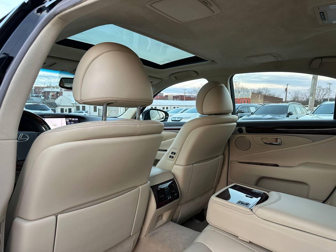 Lexus LS 460 Luxury Sedan AWD 2014