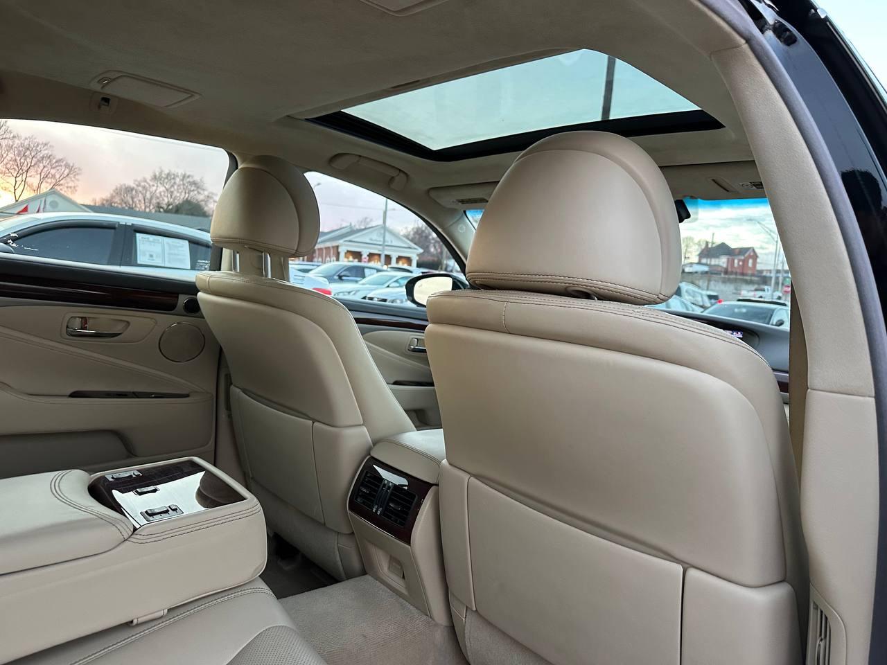 Lexus LS 460 Luxury Sedan AWD 2014