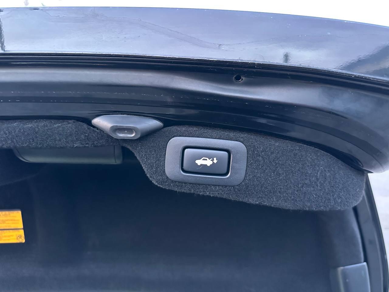 Lexus LS 460 Luxury Sedan AWD 2014