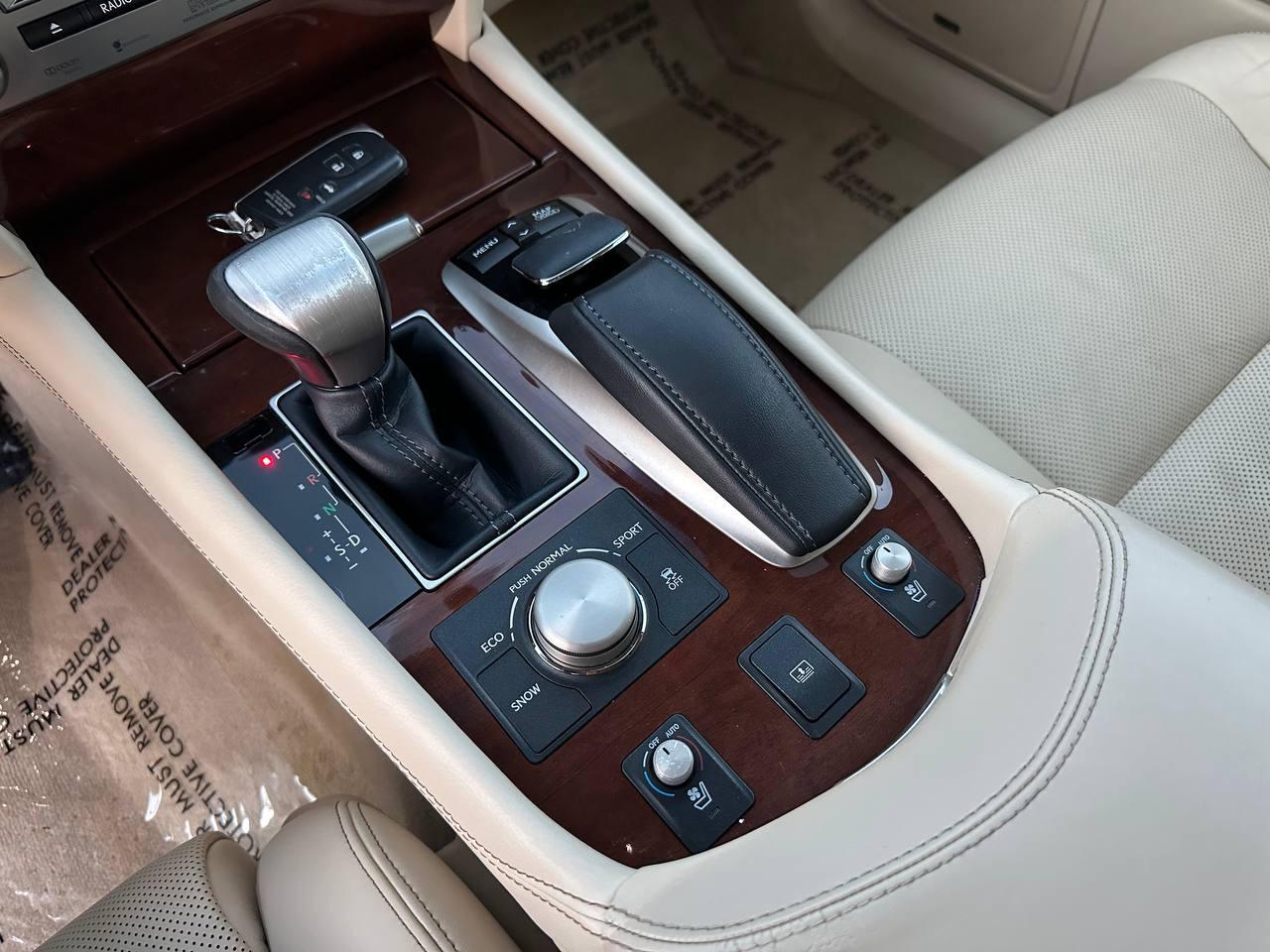 Lexus LS 460 Luxury Sedan AWD 2014