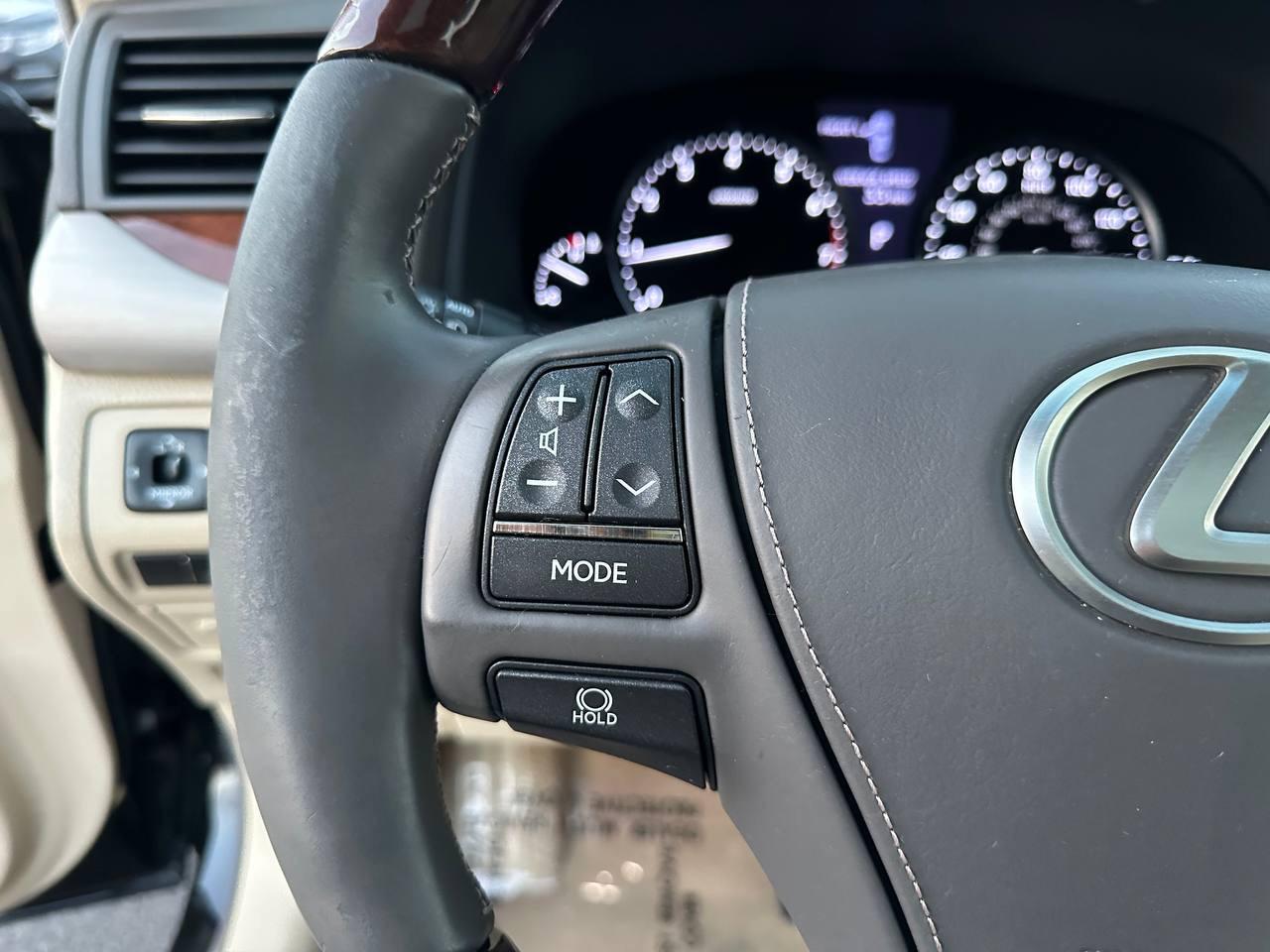 Lexus LS 460 Luxury Sedan AWD 2014