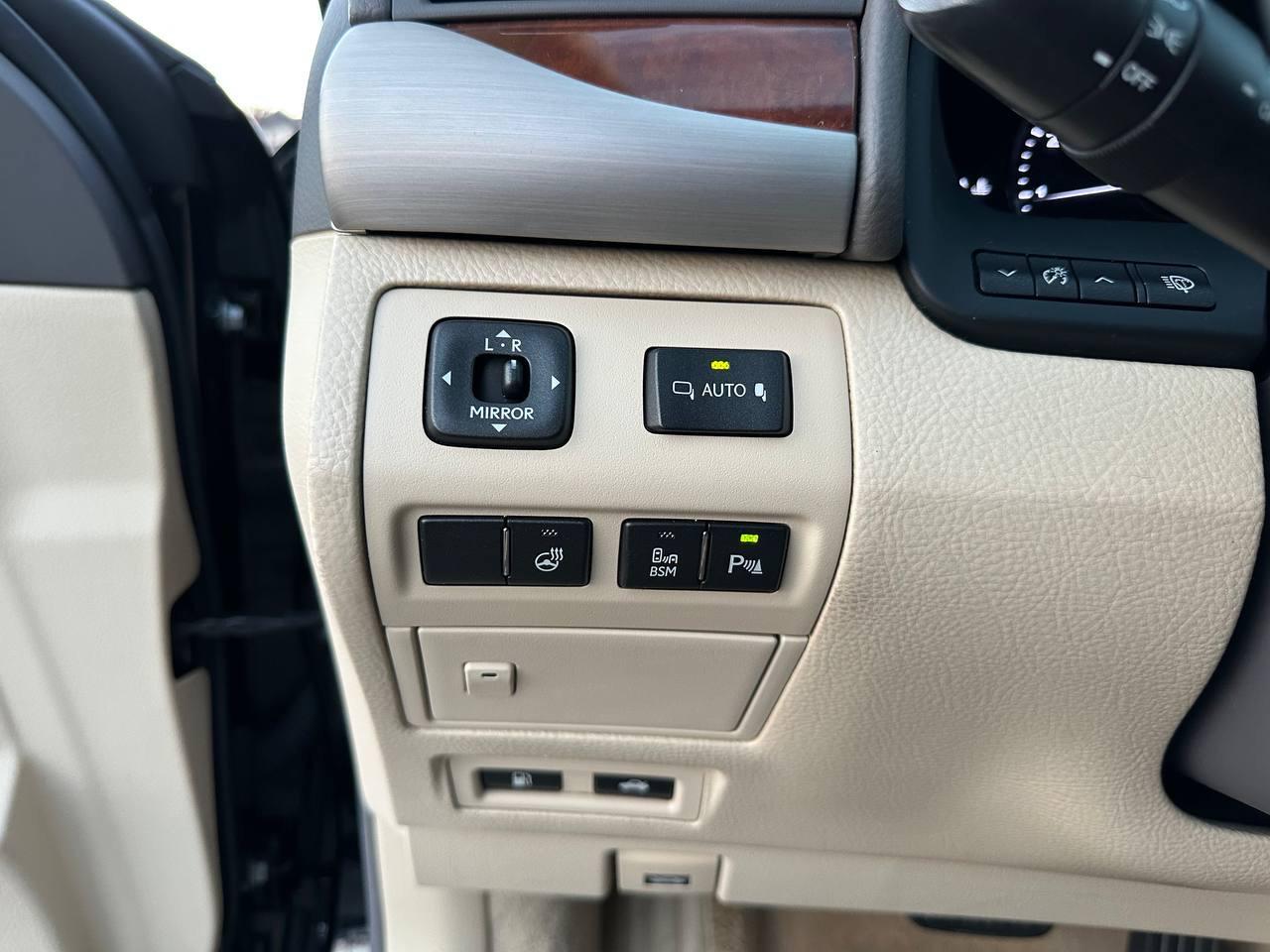 Lexus LS 460 Luxury Sedan AWD 2014