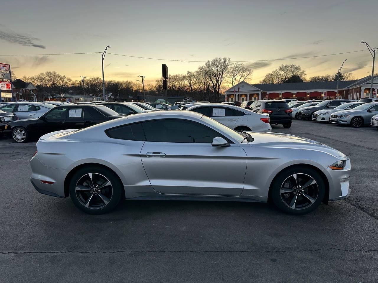 Ford Mustang EcoBoost Coupe 2018