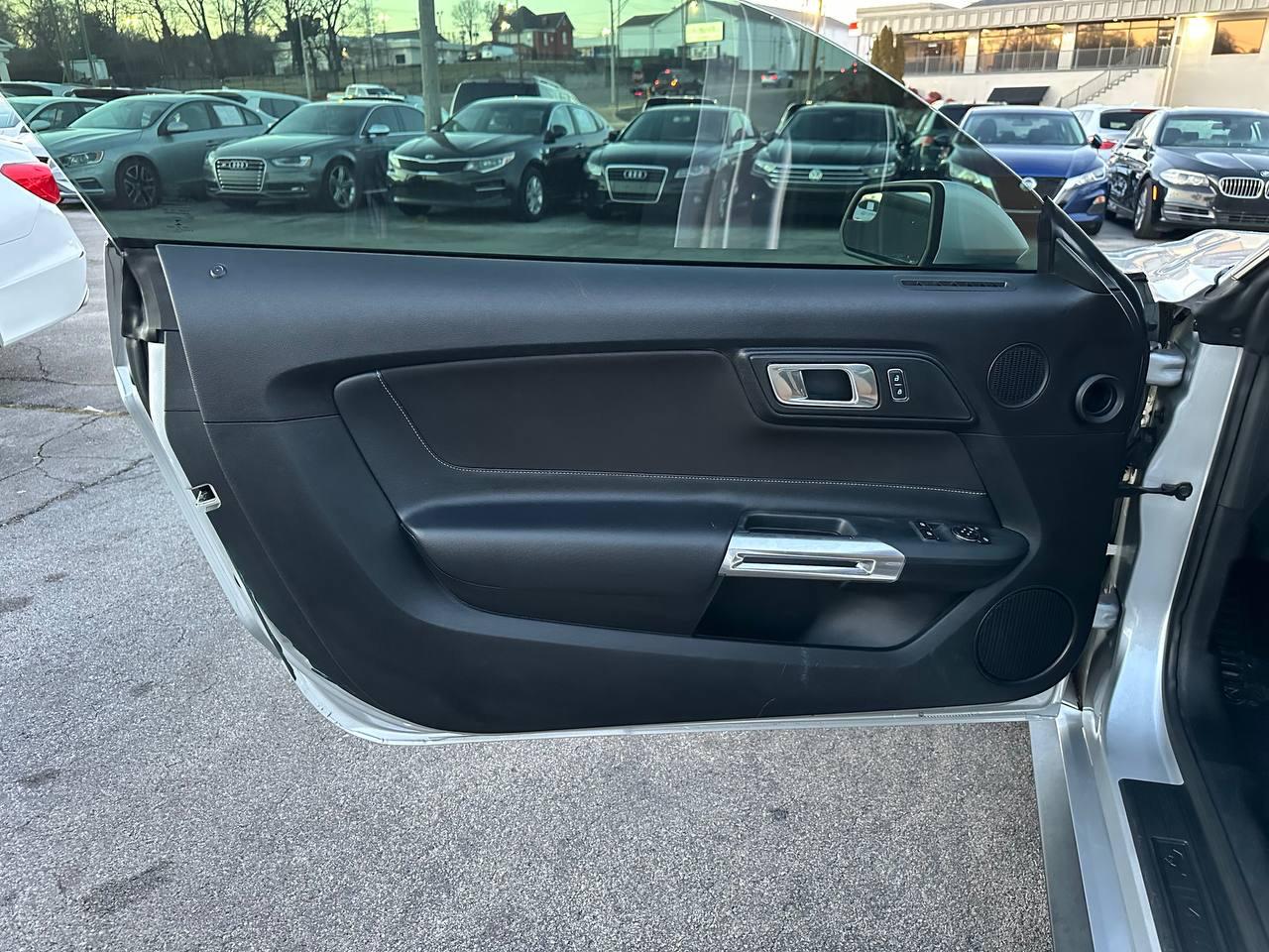 Ford Mustang EcoBoost Coupe 2018