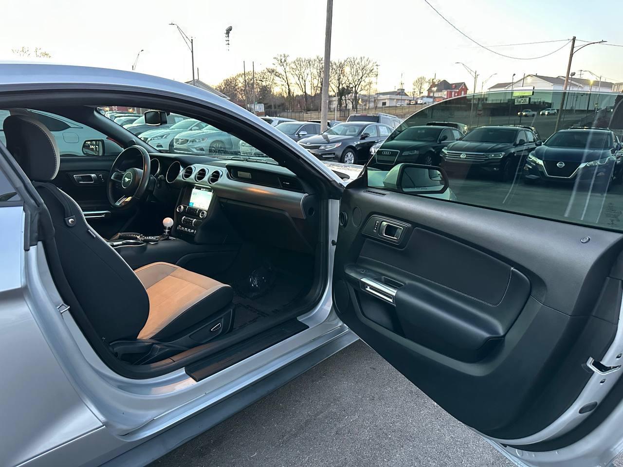 Ford Mustang EcoBoost Coupe 2018