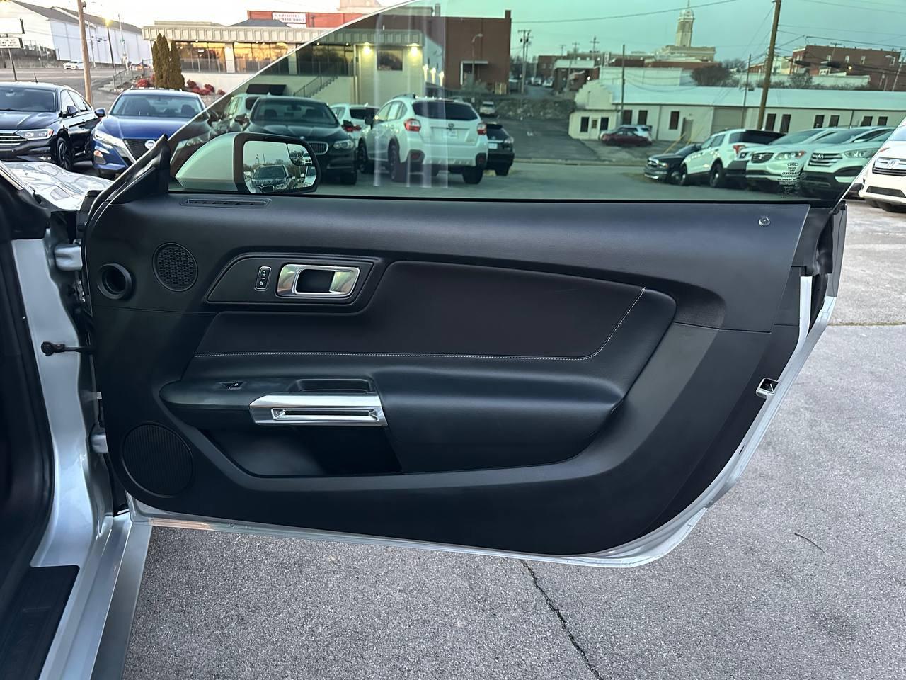 Ford Mustang EcoBoost Coupe 2018