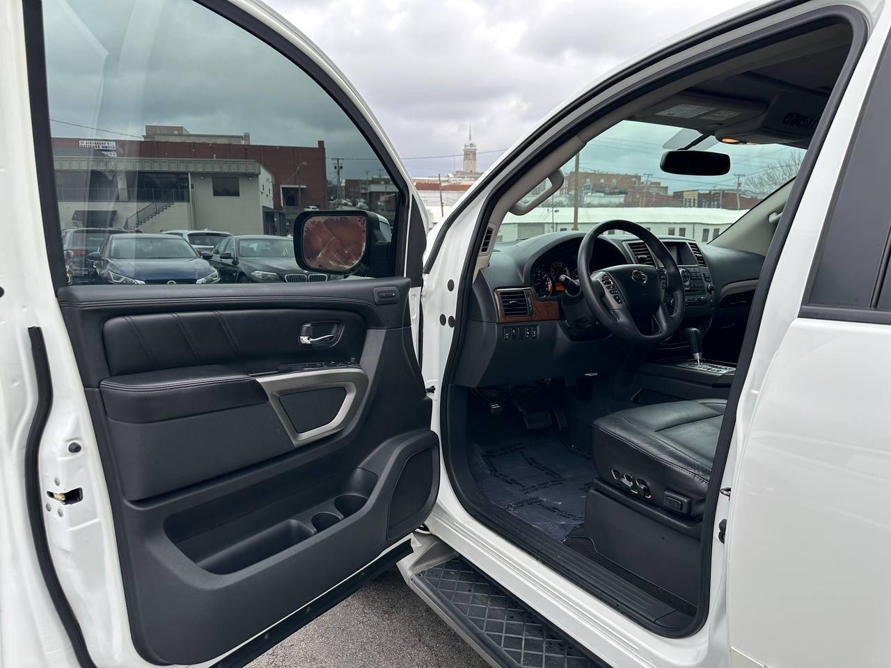 Nissan Armada Platinum 2WD 2015