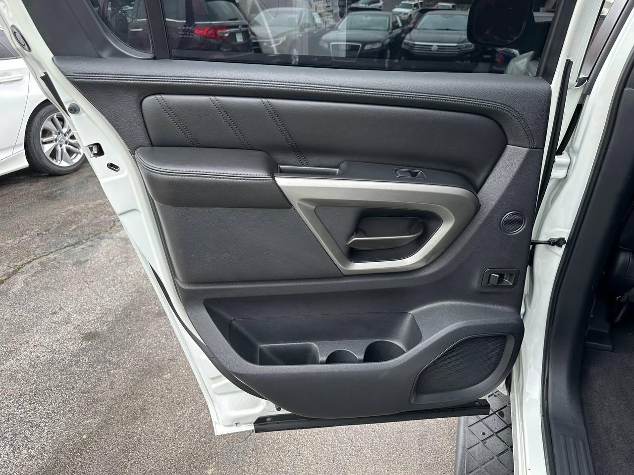 Nissan Armada Platinum 2WD 2015