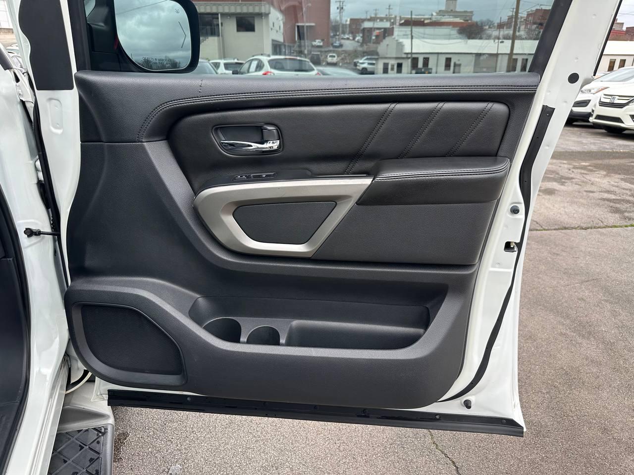 Nissan Armada Platinum 2WD 2015