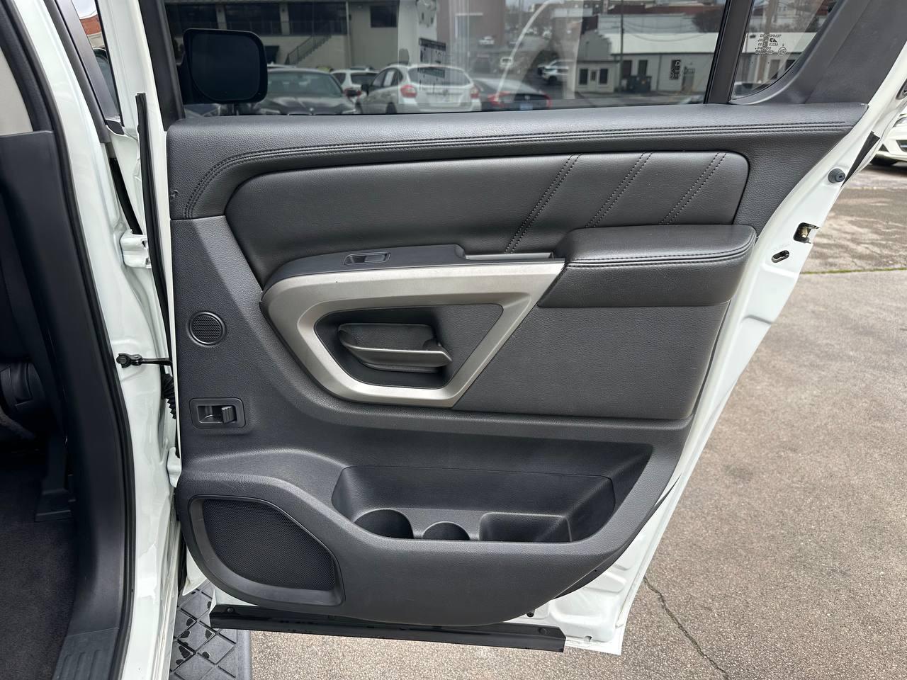 Nissan Armada Platinum 2WD 2015