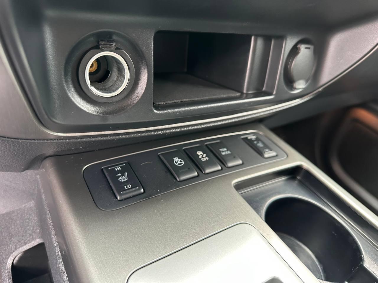 Nissan Armada Platinum 2WD 2015