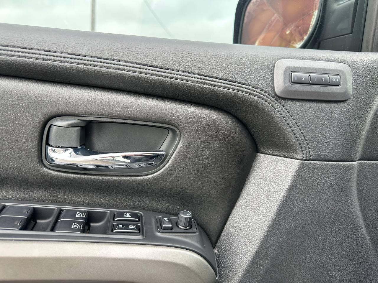 Nissan Armada Platinum 2WD 2015