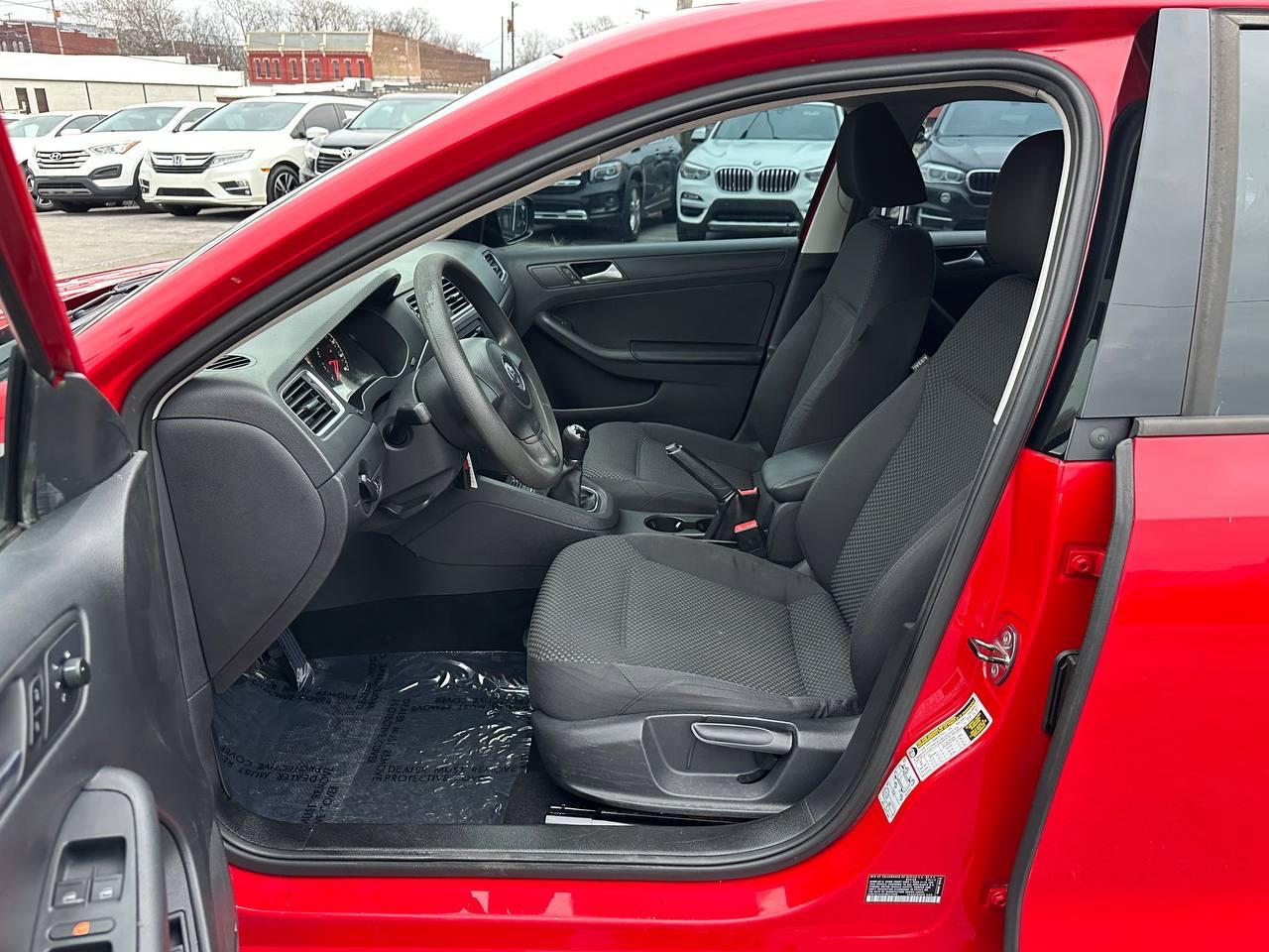 Volkswagen Jetta S 2014