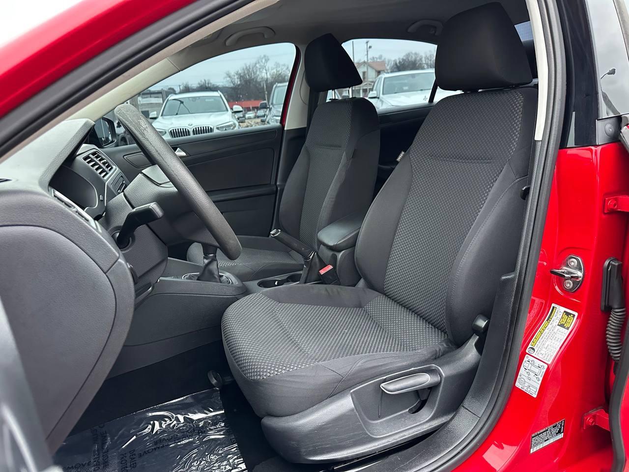 Volkswagen Jetta S 2014