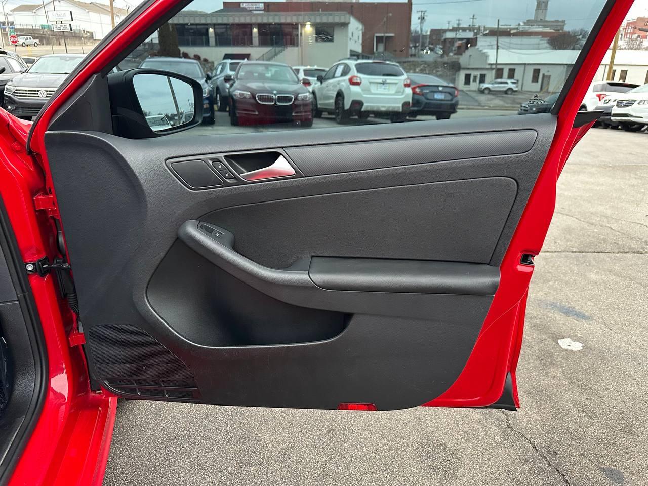 Volkswagen Jetta S 2014