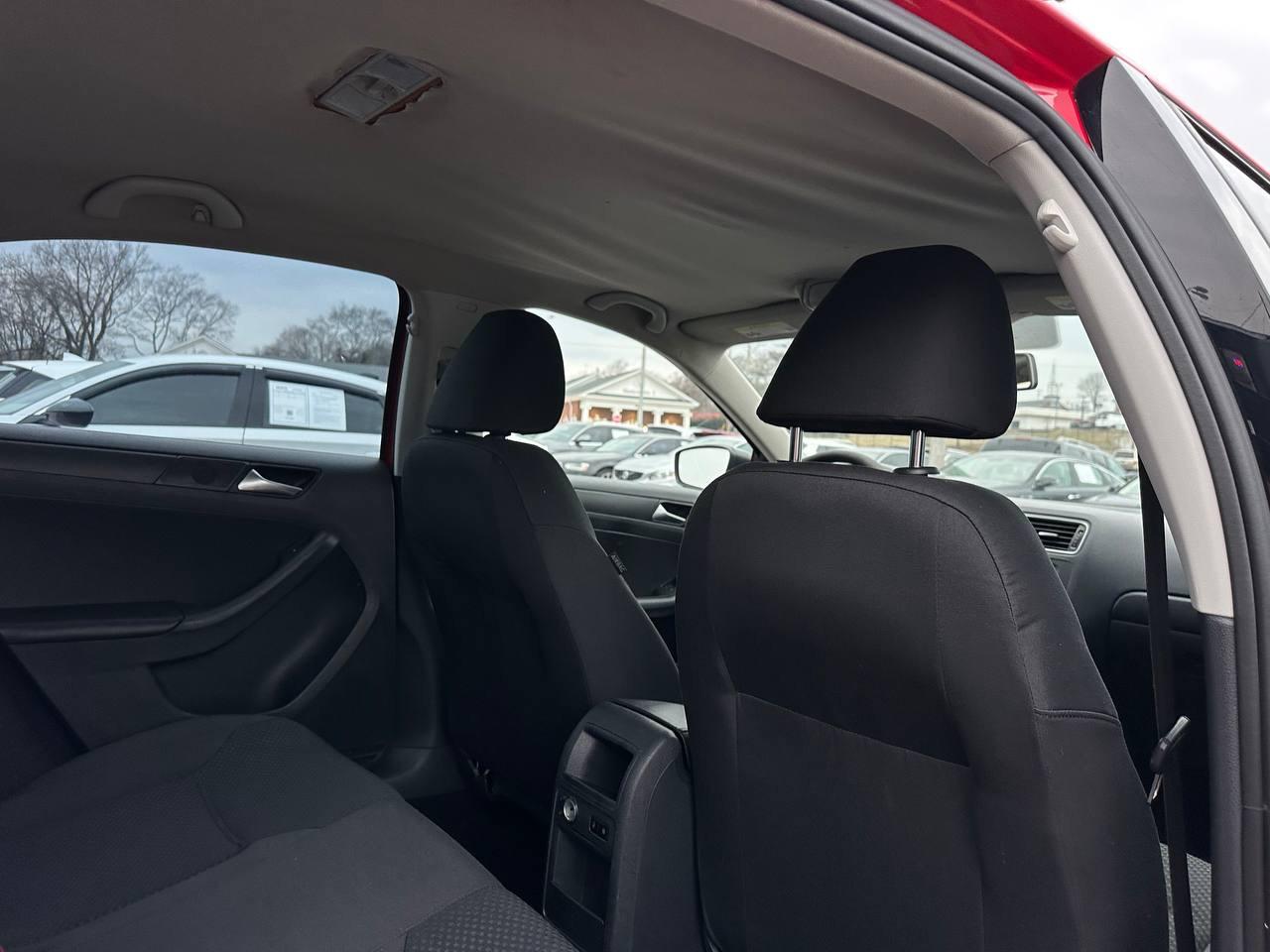 Volkswagen Jetta S 2014