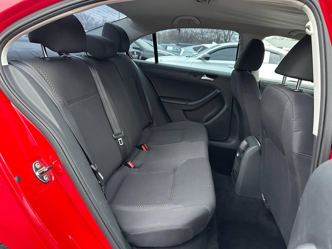 Volkswagen Jetta S 2014