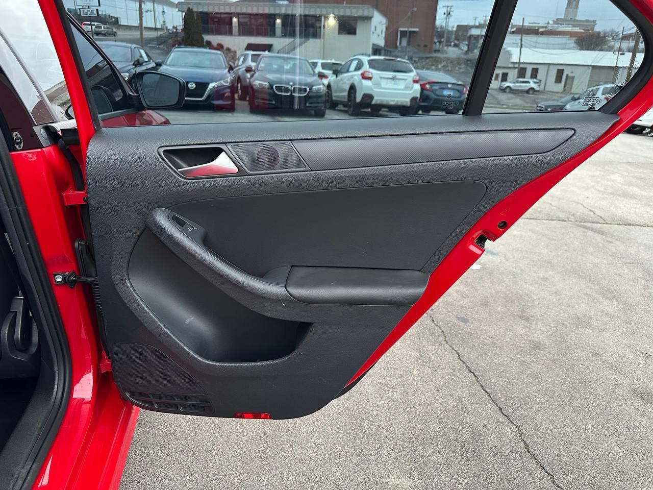 Volkswagen Jetta S 2014