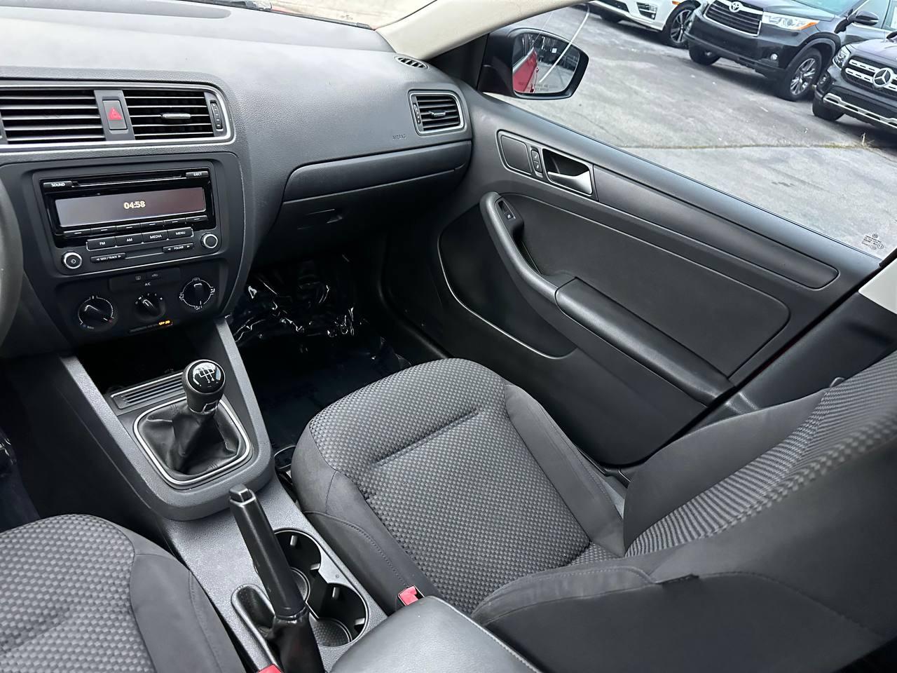 Volkswagen Jetta S 2014